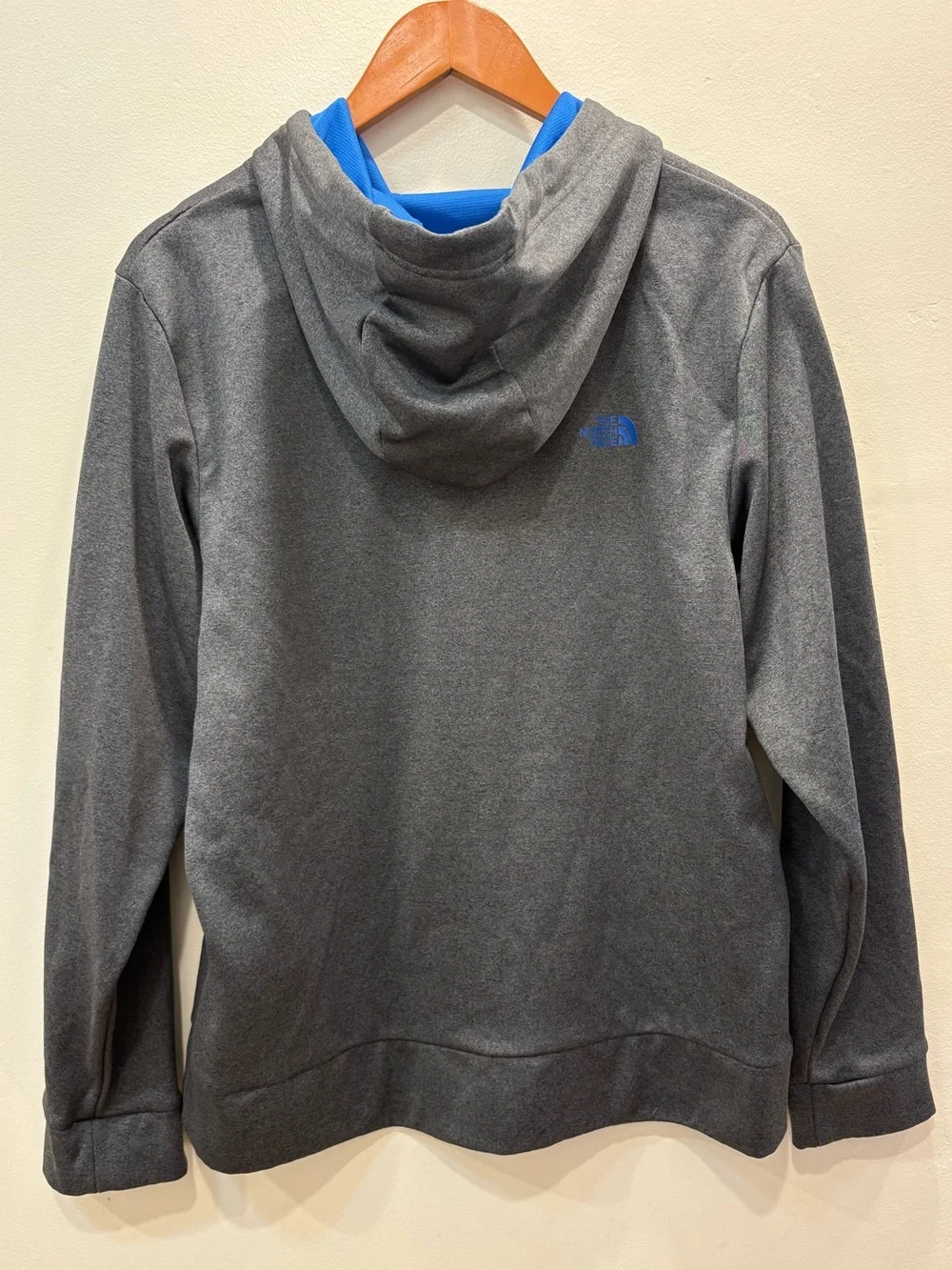 The North Face Men’s Medium Performance Hoodie Gray Blue Pullover